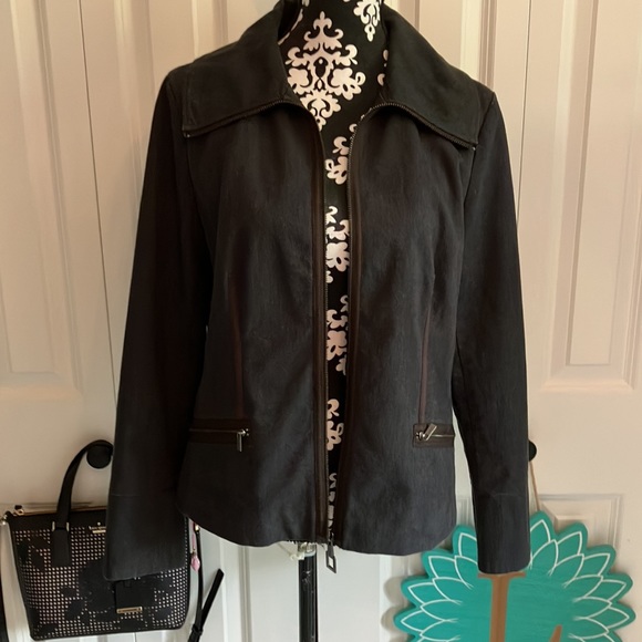 Fabulous dark gray jacket with brown zipper detail around collar and down front - Picture 6 of 16